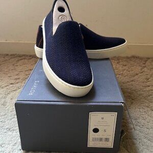 NEW IN BOX!!  ROTHYS HERRINGBONE SLIP ON SNEAKERS.  WOMENS SIZE 5